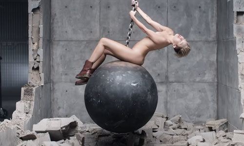 Miley Cyrus post trots nóg meer pikante foto’s van haar shoot voor ‘Rolling Stone’ (foto’s)