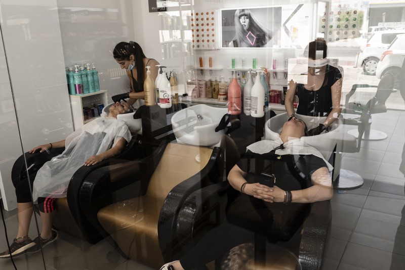 Kappers en schoonheidsspecialisten eisen duidelijkheid van Overlegcomité