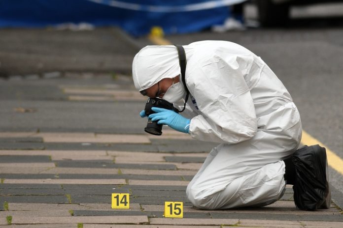 BIZAR. Britse politie pakt vijf tieners op in verband met dood 13-jarige jongen