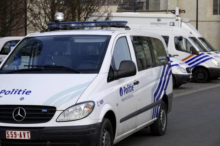 Agente scheldt burgers uit voor ‘makak’ en ‘homo’, maar komt er om deze reden toch ongestraft vanaf