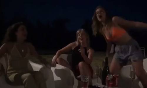 Billie, Olga en Ella Leyers laten zich even VOLLEDIG gaan: “Dringend meer actie nodig” (video)