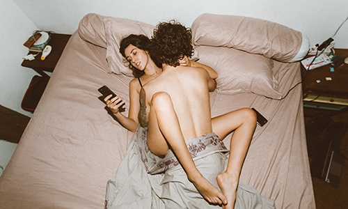 Dame laat op wel HEEL bizarre wijze aan haar recente bedpartners weten dat ze een soa heeft (foto)