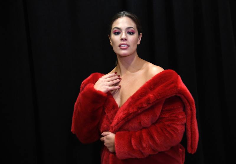 Topmodel Ashley Graham is labels over haar vormen beu: “Ik haat het om altijd over mijn lichaam te moeten praten”
