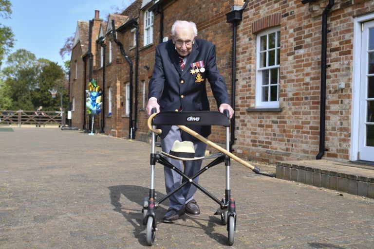 Wereldberoemde ‘coronaheld’ Captain Sir Tom Moore overleden aan COVID-19
