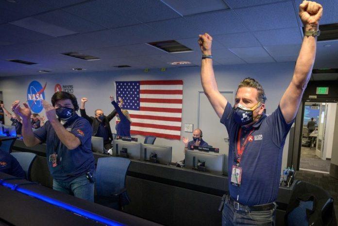 Amerikaanse robotjeep Perseverance geland op Mars