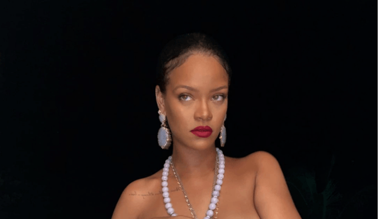 Rihanna poseert halfnaakt op Instagram, maar het zijn haar juwelen die de aandacht trekken: “Respectloos”
