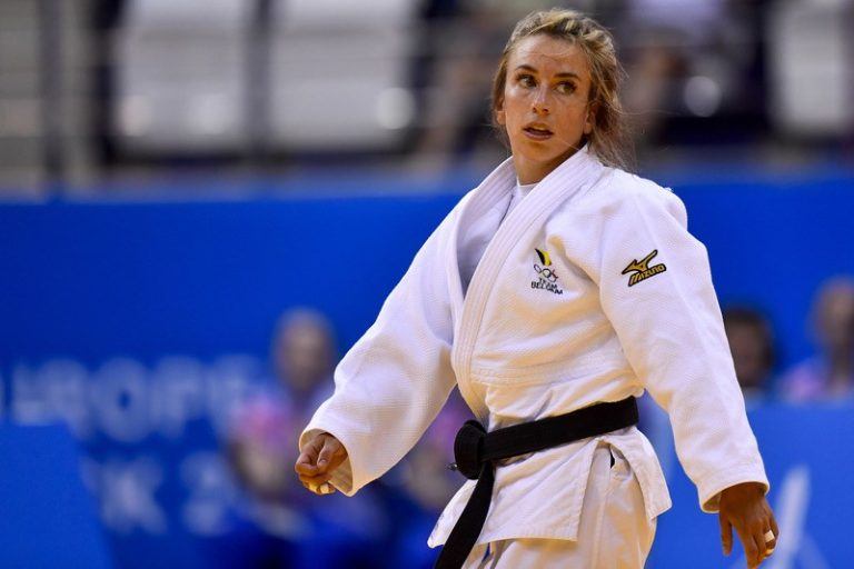 Judoka Charline Van Snick dient seksistische Facebook-reactie genadeloos van repliek: “Jij hebt seksuele opvoeding nodig”