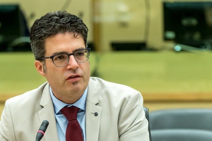 Coronacijfers blijven stagneren