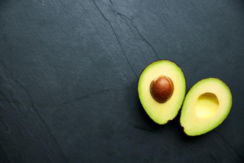 Avocado’s Colruyt dubbel zo lang houdbaar dankzij onzichtbare ‘tweede schil’