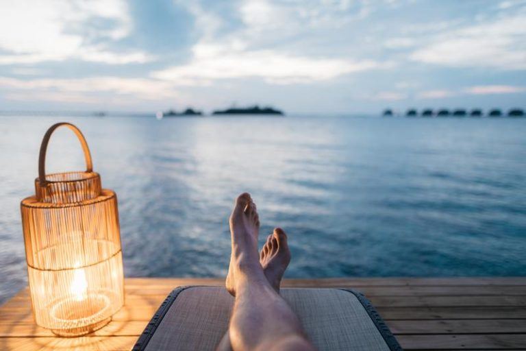 Een op de drie Belgen wil vaccin om op vakantie te kunnen gaan