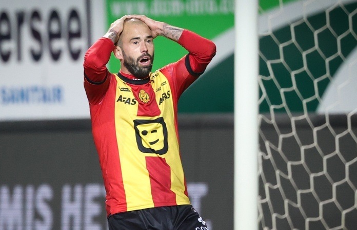 Steven Defour stelt nieuwe vriendin voor: “Al lang bevriend” (foto’s)