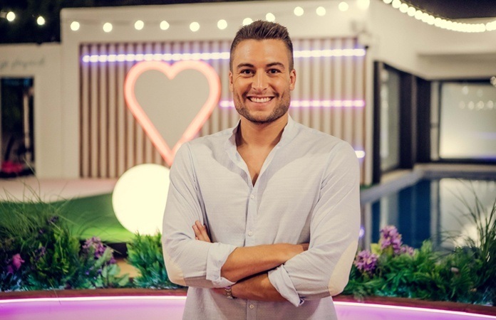 Viktor Verhulst deelt EINDELIJK foto met zijn nieuwe vriendin: “Dat worden kinderen met de perfecte lach”