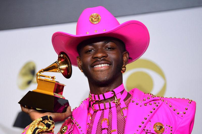 Rapper Lil Nas X lanceert sneaker met echt bloed en haalt woede van Nike op de hals