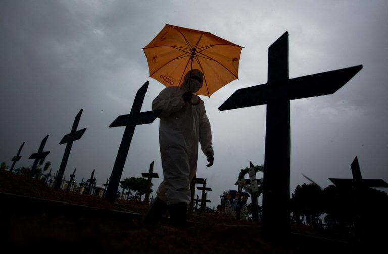 Wetenschapper waarschuwt wereld over coronasituatie in Brazilië: “Zet de deur voor dodelijkere varianten open”
