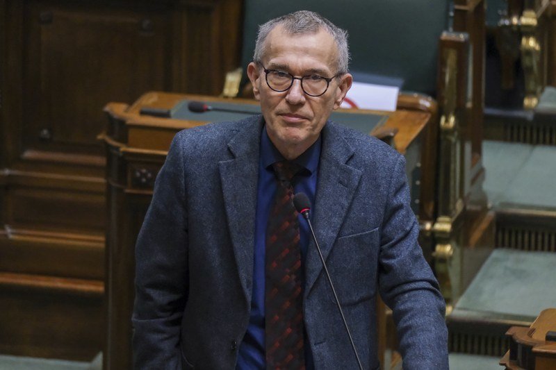 Vandenbroucke ongerust over slechte coronacijfers: “Heropenen terrassen totaal niet aan de orde”