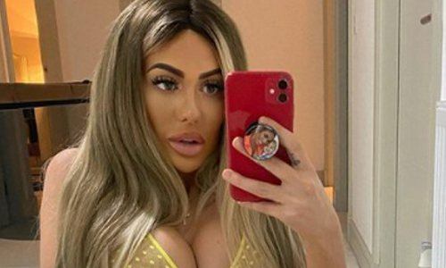 'Geordie Shore'-ster Chloe Ferry poseert op pikante wijze, maar volgers struikelen over DIT detail: "Duidelijk Photoshop!" (foto's)