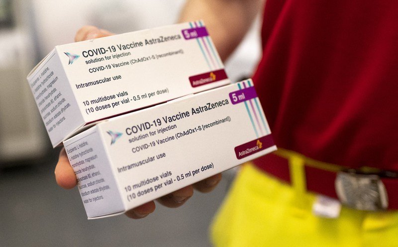 Denemarken stopt volledig met AstraZeneca en schort gebruik Johnson & Johnson-vaccin op