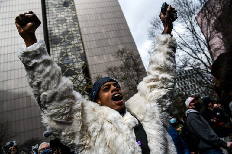 IN BEELD. Euforie in Minneapolis na uitspraak op proces George Floyd