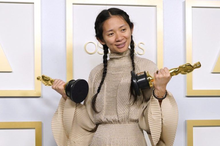 ‘Nomadland’ triomfeert op de Oscars, Belgische coproductie valt in de prijzen