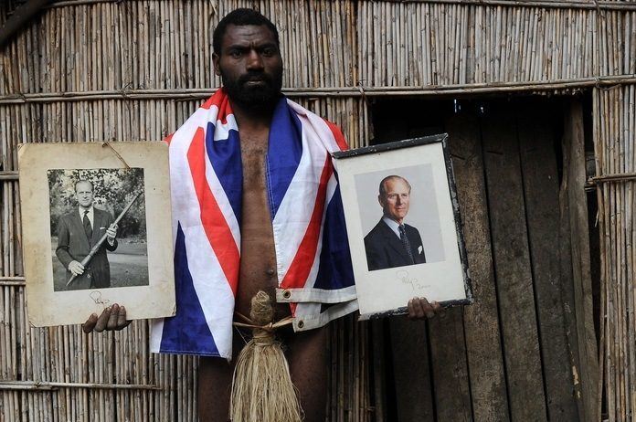 BIZAR. Eilandstam die wijlen prins Philip als god vereert, gelooft dat zijn geest nu op archipel zal verschijnen