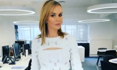 ‘BGT’-jurylid Amanda Holden loopt thuis poedelnaakt rond: “Mijn man kan zijn handen niet van me afhouden”