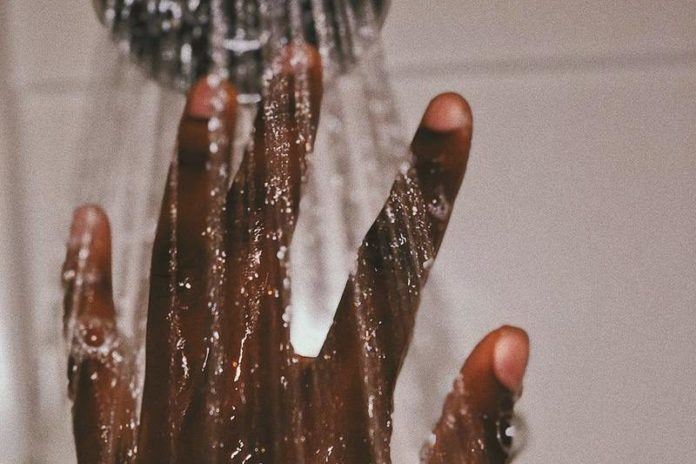 Drie handige tips om jezelf te laten klaarkomen onder de douche