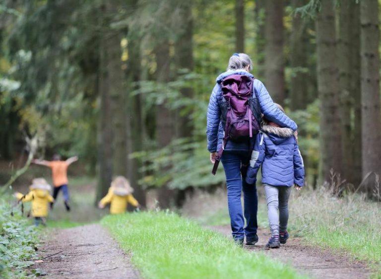 Coronapandemie zorgt voor opvallend meer wandelaars en fietsers
