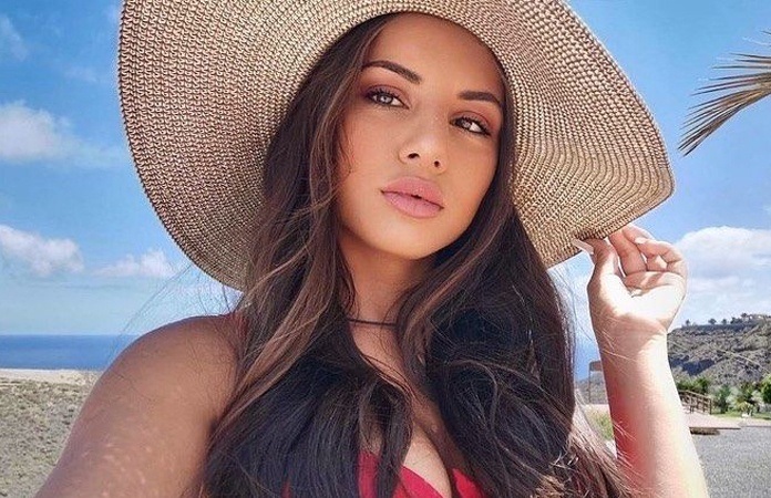 Sebastiana uit ‘Love Island’ beantwoordt opvallende vraag: “Heb je een borstvergroting ondergaan?” (foto)
