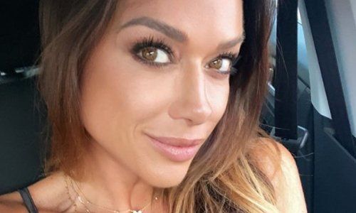 Valerie De Booser geniet in bikini van de schaduw. Bekende fans reageren lovend: “Mooiste zebra ooit!” (foto)