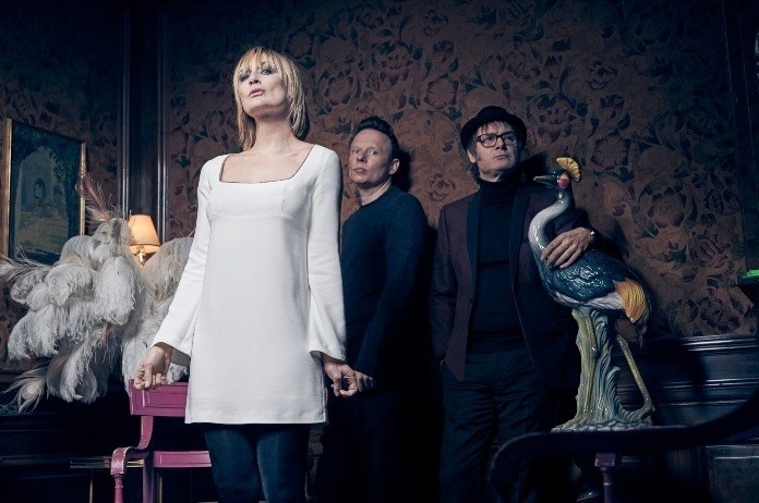 SOUNDCHECK. Hooverphonic verdedigt vanavond de Belgische eer op het Eurovisiesongfestival: “Onze wereld stort niet in als we slecht scoren”