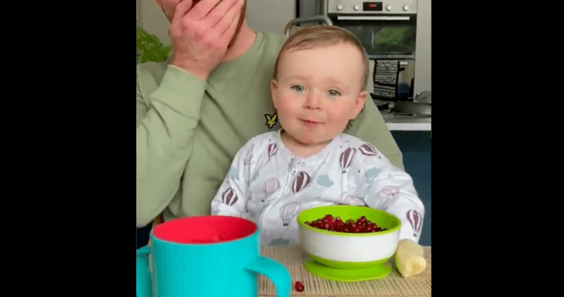 Baby zegt eindelijk ‘mama’, maar ouders schrikken zich rot: “Klinkt als een demon” (video)