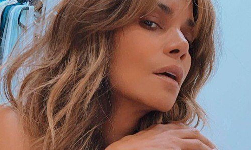 Actrice Halle Berry poseert in sexy luipaardprint. Fans leggen meteen de link: “Catwoman!” (foto’s)