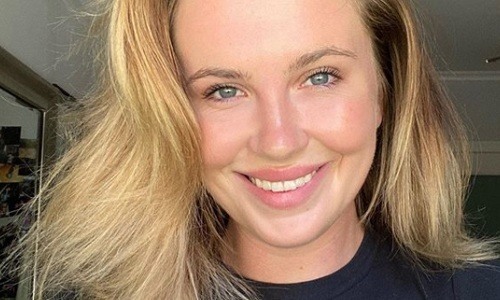 Dochter van beroemd acteurskoppel poseert halfnaakt op Instagram. En plots reageert haar mama op de PIKANTE plaatjes! (foto’s)