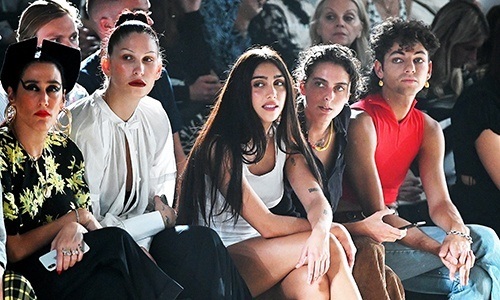 Madonna’s dochter Lourdes (24) poseert op GEWAAGDE wijze. Fans reageren: “Zo moeder, zo dochter” (foto)