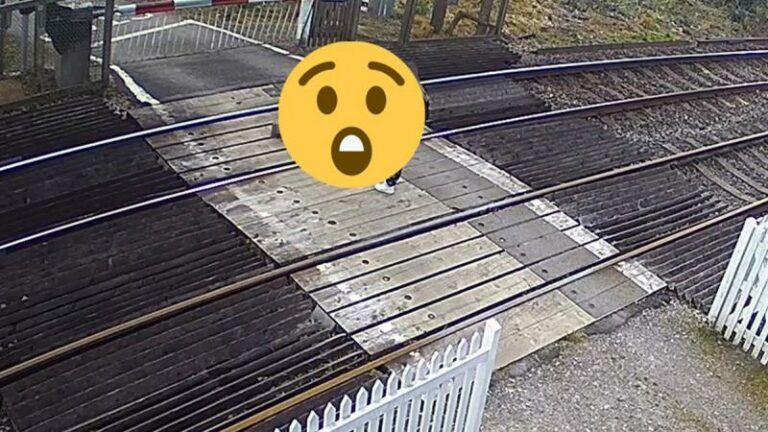 Spoorwegbeheerder deelt foto van levensgevaarlijke actie van meisjes