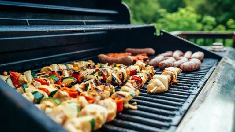 Hoe maak je je barbecue schoon?