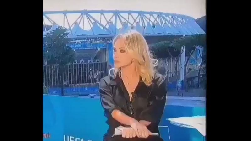 EK-presentatrice beroert Italië met ‘gênant’ moment: «Heeft ze wel een onderbroek aan?» (video)