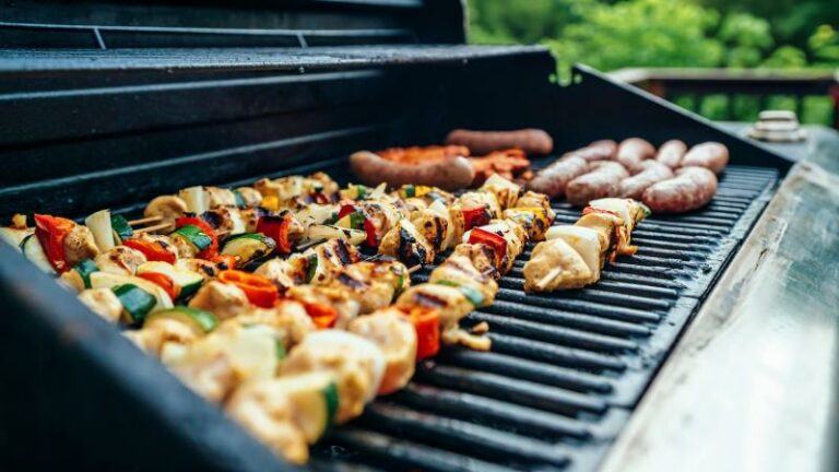 BAH. Zoveel mensen maken hun barbecue niet schoon