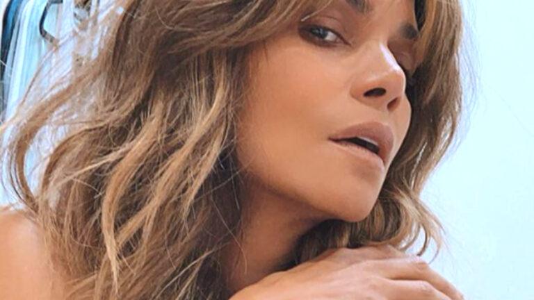‘Catwoman’-actrice Halle Berry poseert halfnaakt. En dat doet ze niet zomaar! (foto)