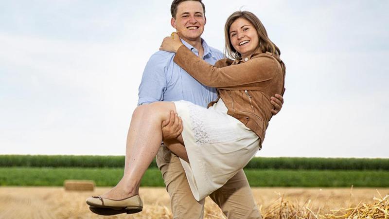 Bart en Céline uit ‘Boer zkt Vrouw’ trouwen vroeger dan gepland: «Ik zou niet willen dat ze met lege handen achterblijft»