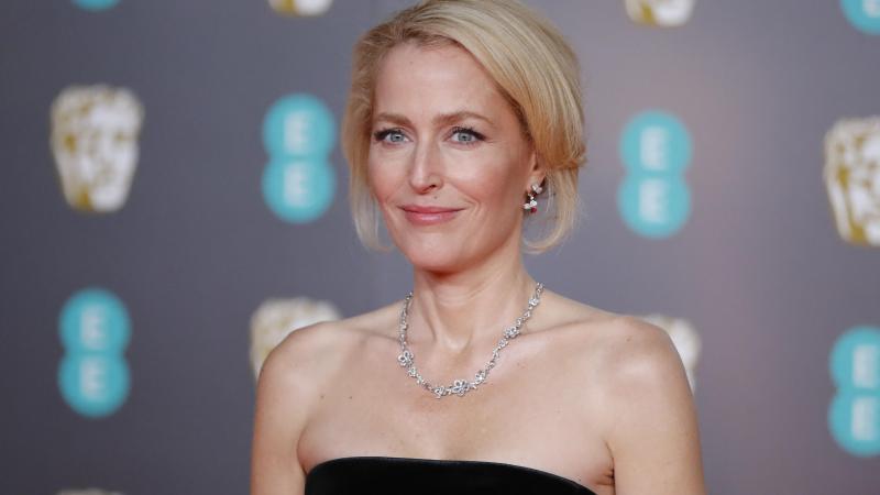 ‘The Crown’-actrice verzet zich tegen bh: «Het kan me niet schelen als mijn borsten zakken tot mijn navel» (video)
