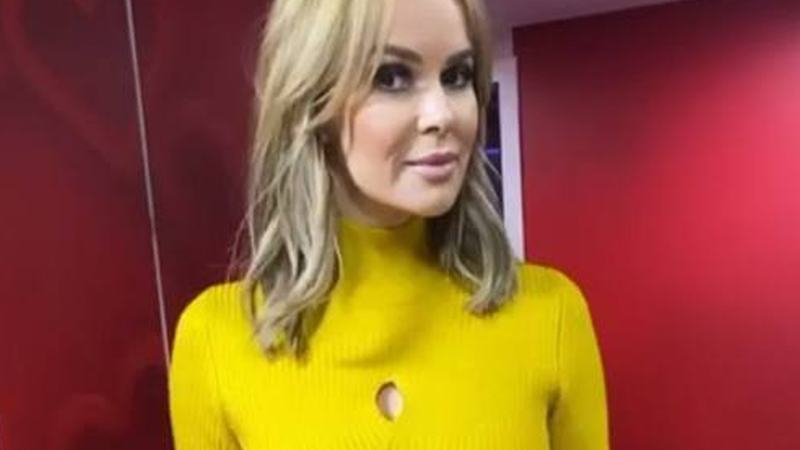 ‘BGT’-jurylid Amanda Holden deelt straffe bikinifoto. Fans reageren: “Wat een vrouw!” (foto)