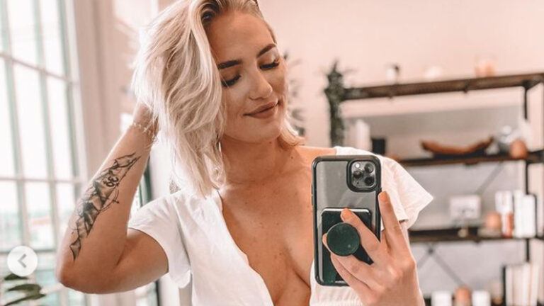 Blogster krijgt lof wegens deze eerlijke naaktfoto: “Liefste lichaam, ‘k vind het moeilijk om van je te houden”