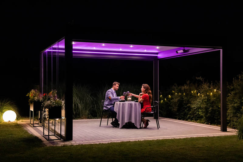 Vakantie in eigen tuin? Lamellendak voor extra privacy