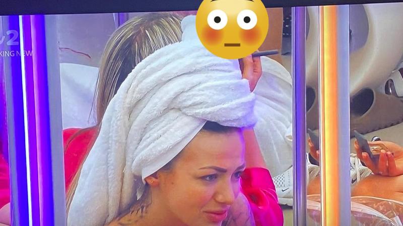 ‘Love Island’-makers vergeten blote borst van deelneemster uit programma te halen (foto)