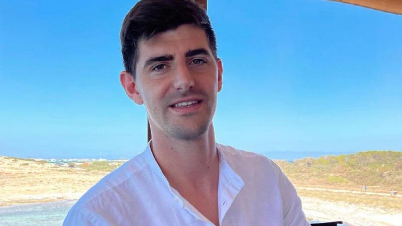 Thibaut Courtois deelt voor het eerst foto met zijn nieuwe vriendin: «Liefde van mijn leven»
