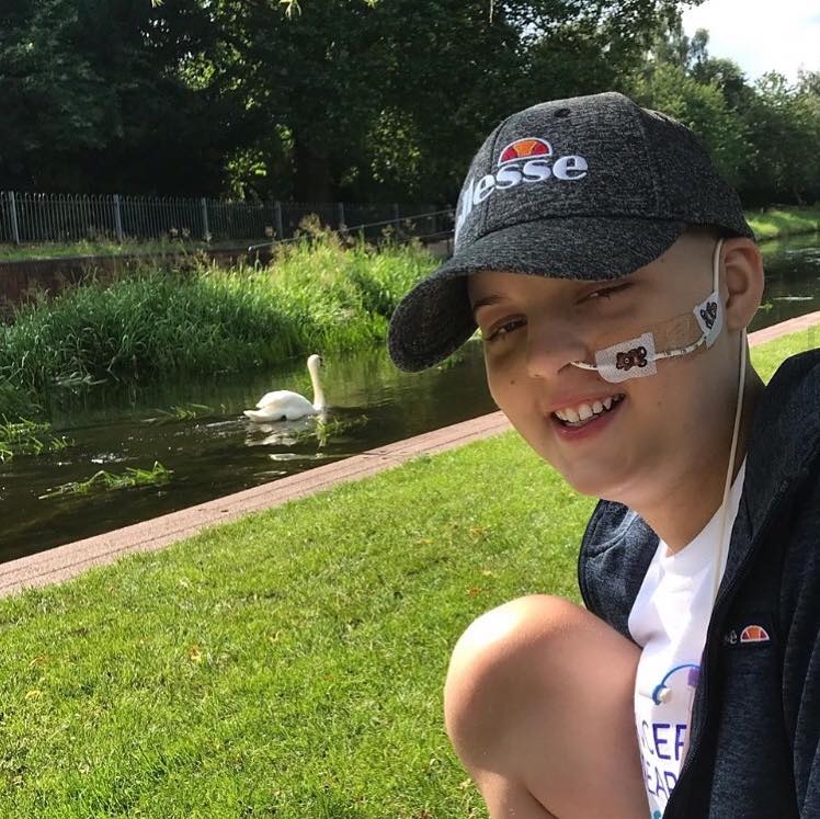 Kankerpatiëntje achter haar rug uitgelachen door ‘vrienden’