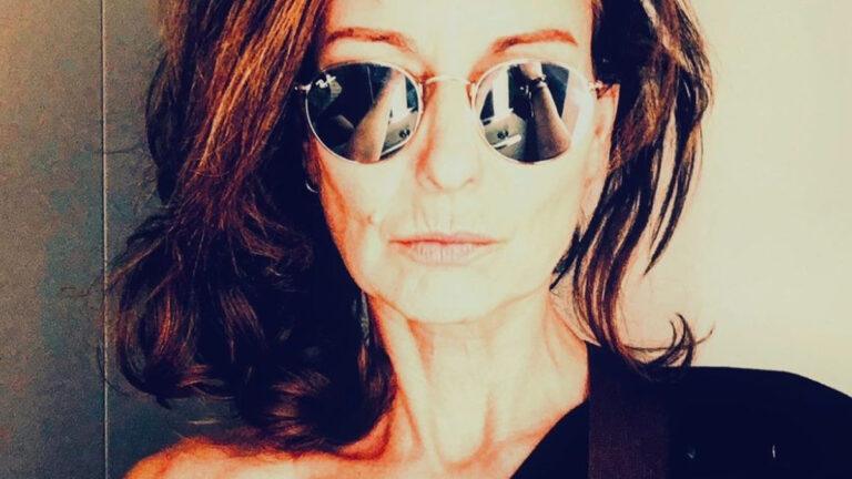 Vlaamse actrice geniet halfnaakt van de zon. Fans lovend: “Prachtige foto!”