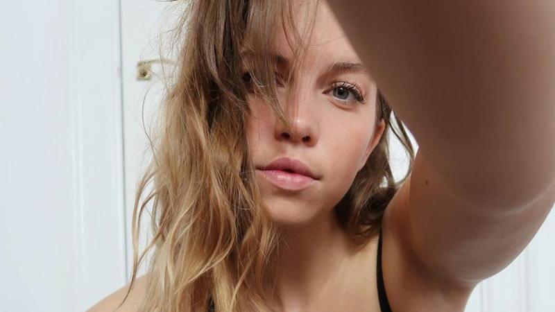 Bab Buelens overladen met complimenten: «Je staat echt mooi met zwarte lingerie» (foto)