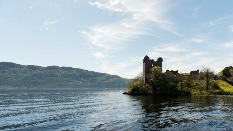 Heeft een drone het monster van Loch Ness gefilmd? (video)